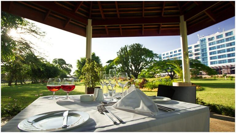 5-Day Fly in Serengeti, Ngorongoro & Tarangire Luxury Safari